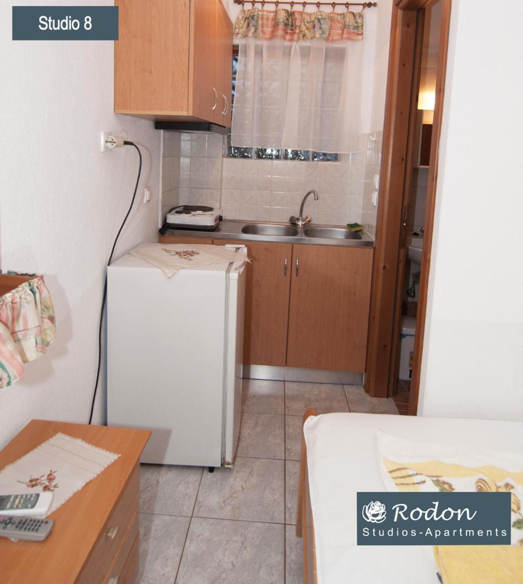 Rodon Apartments - S Avdimioti เนอาโรดา ภายนอก รูปภาพ
